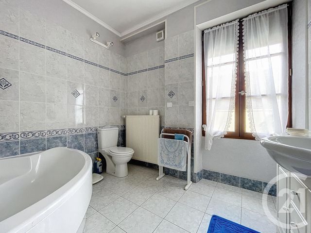 maison à vendre - 7 pièces - 177.21 m2 - VILLENEUVE LA GUYARD - 89 - BOURGOGNE - Century 21 Martinot Immobilier