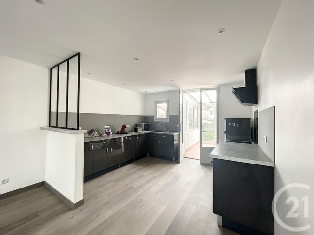 Appartement F3 à louer - 2 pièces - 63.0 m2 - MONTEREAU FAULT YONNE - 77 - ILE-DE-FRANCE - Century 21 Martinot Immobilier