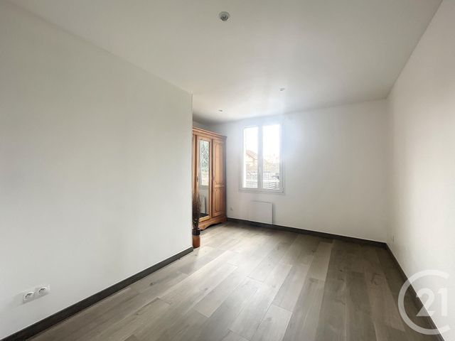 Appartement F3 à louer - 2 pièces - 63.0 m2 - MONTEREAU FAULT YONNE - 77 - ILE-DE-FRANCE - Century 21 Martinot Immobilier
