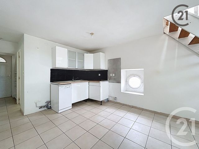 Appartement F2 à vendre - 2 pièces - 35.0 m2 - MONTEREAU FAULT YONNE - 77 - ILE-DE-FRANCE - Century 21 Martinot Immobilier