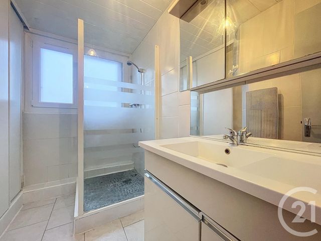 Appartement F4 à vendre - 4 pièces - 68.51 m2 - MONTEREAU FAULT YONNE - 77 - ILE-DE-FRANCE - Century 21 Martinot Immobilier