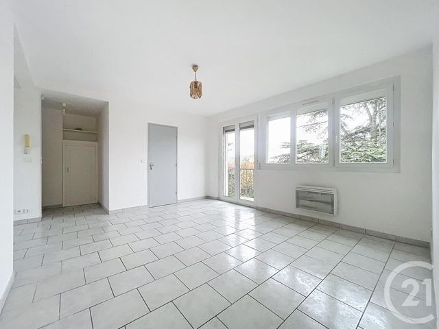 Appartement F4 à vendre - 4 pièces - 68.51 m2 - MONTEREAU FAULT YONNE - 77 - ILE-DE-FRANCE - Century 21 Martinot Immobilier