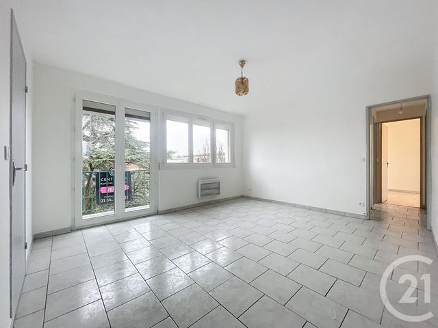 Appartement F4 à vendre - 4 pièces - 68.51 m2 - MONTEREAU FAULT YONNE - 77 - ILE-DE-FRANCE - Century 21 Martinot Immobilier