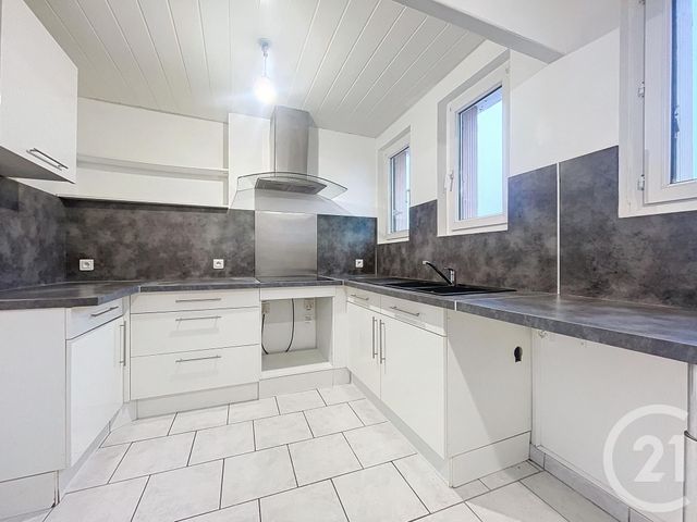 Appartement F4 à vendre - 4 pièces - 68.51 m2 - MONTEREAU FAULT YONNE - 77 - ILE-DE-FRANCE - Century 21 Martinot Immobilier