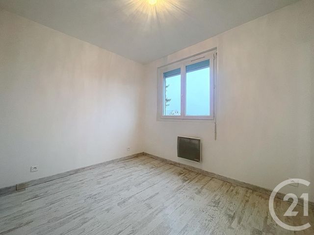 Appartement F4 à vendre - 4 pièces - 68.51 m2 - MONTEREAU FAULT YONNE - 77 - ILE-DE-FRANCE - Century 21 Martinot Immobilier
