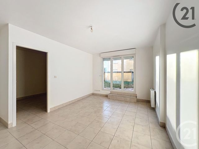 Appartement F2 à vendre - 2 pièces - 43.0 m2 - MONTEREAU FAULT YONNE - 77 - ILE-DE-FRANCE - Century 21 Martinot Immobilier