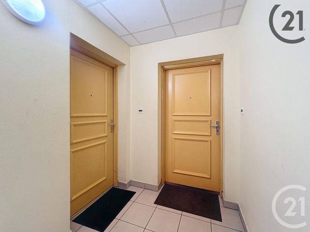 Appartement F2 à vendre - 2 pièces - 43.0 m2 - MONTEREAU FAULT YONNE - 77 - ILE-DE-FRANCE - Century 21 Martinot Immobilier