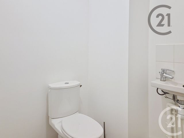 maison à louer - 5 pièces - 125.0 m2 - MONTEREAU FAULT YONNE - 77 - ILE-DE-FRANCE - Century 21 Martinot Immobilier