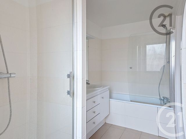 maison à louer - 5 pièces - 125.0 m2 - MONTEREAU FAULT YONNE - 77 - ILE-DE-FRANCE - Century 21 Martinot Immobilier