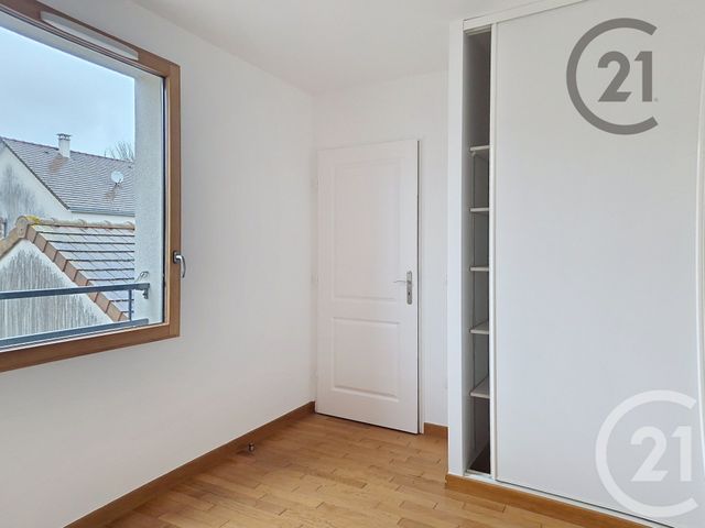 maison à louer - 5 pièces - 125.0 m2 - MONTEREAU FAULT YONNE - 77 - ILE-DE-FRANCE - Century 21 Martinot Immobilier