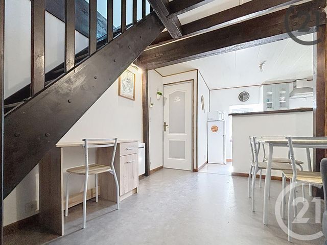 Appartement F1 à louer - 1 pièce - 27.0 m2 - VILLENEUVE LA GUYARD - 89 - BOURGOGNE - Century 21 Martinot Immobilier