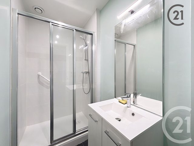 Appartement F3 à vendre - 3 pièces - 74.0 m2 - MONTEREAU FAULT YONNE - 77 - ILE-DE-FRANCE - Century 21 Martinot Immobilier