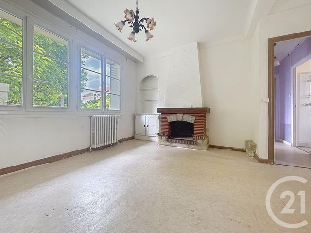 Appartement F3 à vendre - 3 pièces - 65.18 m2 - MONTEREAU FAULT YONNE - 77 - ILE-DE-FRANCE - Century 21 Martinot Immobilier
