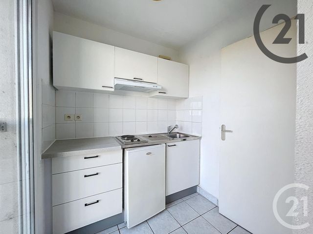 Appartement F2 bis à louer - 2 pièces - 54.0 m2 - MONTEREAU FAULT YONNE - 77 - ILE-DE-FRANCE - Century 21 Martinot Immobilier