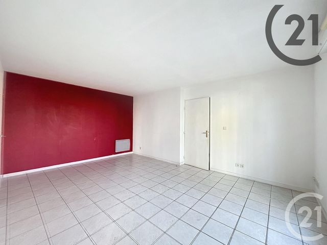 Appartement F2 bis à louer - 2 pièces - 54.0 m2 - MONTEREAU FAULT YONNE - 77 - ILE-DE-FRANCE - Century 21 Martinot Immobilier