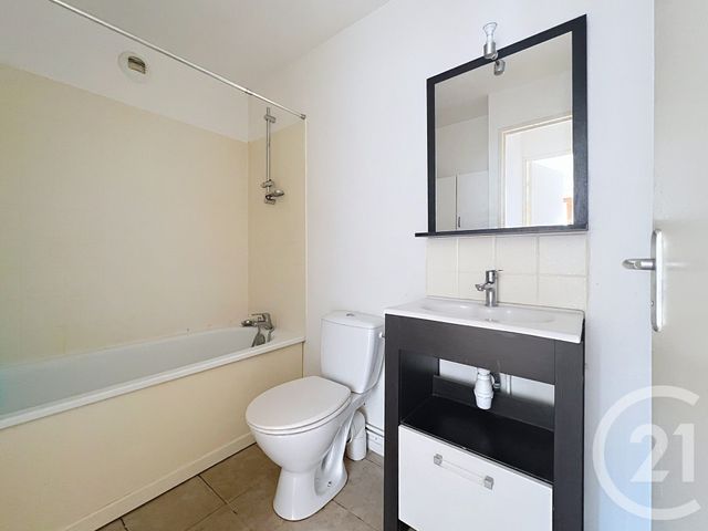 Appartement F3 à vendre - 3 pièces - 56.0 m2 - MONTEREAU FAULT YONNE - 77 - ILE-DE-FRANCE - Century 21 Martinot Immobilier