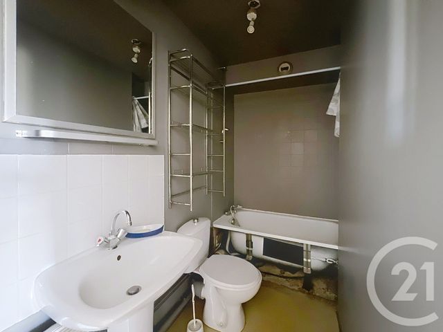 Appartement F2 à vendre - 2 pièces - 36.3 m2 - MONTEREAU FAULT YONNE - 77 - ILE-DE-FRANCE - Century 21 Martinot Immobilier