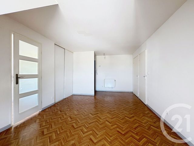 Appartement F2 à vendre - 2 pièces - 36.3 m2 - MONTEREAU FAULT YONNE - 77 - ILE-DE-FRANCE - Century 21 Martinot Immobilier