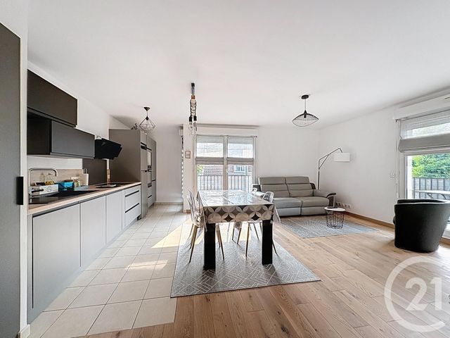 Appartement F3 à vendre - 3 pièces - 60.74 m2 - MONTEREAU FAULT YONNE - 77 - ILE-DE-FRANCE - Century 21 Martinot Immobilier