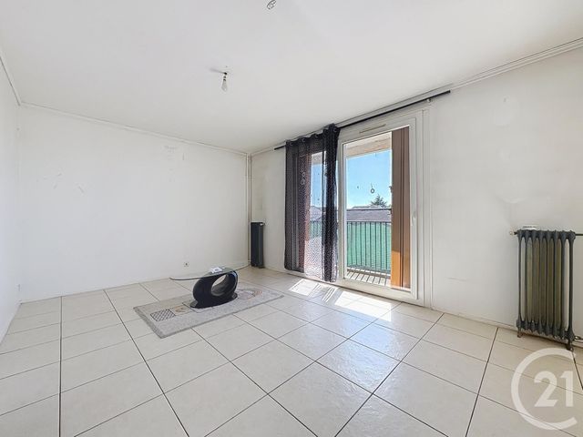 Appartement F3 à vendre - 3 pièces - 58.22 m2 - MONTEREAU FAULT YONNE - 77 - ILE-DE-FRANCE - Century 21 Martinot Immobilier