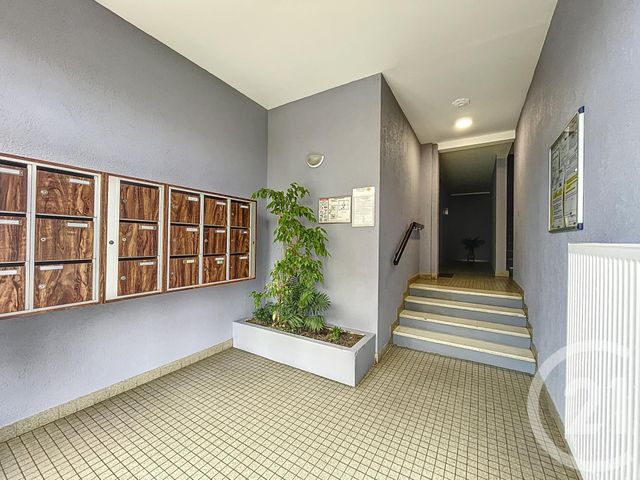 Appartement F3 à vendre - 3 pièces - 58.22 m2 - MONTEREAU FAULT YONNE - 77 - ILE-DE-FRANCE - Century 21 Martinot Immobilier