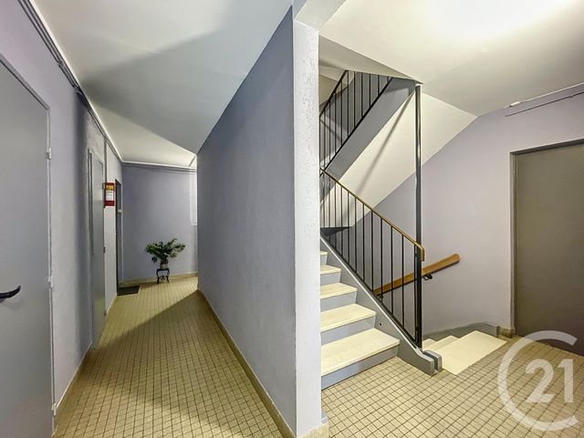 Appartement F3 à vendre - 3 pièces - 58.22 m2 - MONTEREAU FAULT YONNE - 77 - ILE-DE-FRANCE - Century 21 Martinot Immobilier