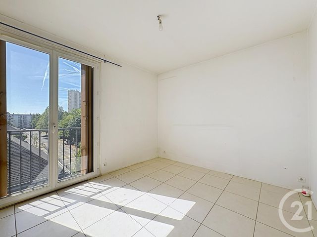 Appartement F3 à vendre - 3 pièces - 58.22 m2 - MONTEREAU FAULT YONNE - 77 - ILE-DE-FRANCE - Century 21 Martinot Immobilier