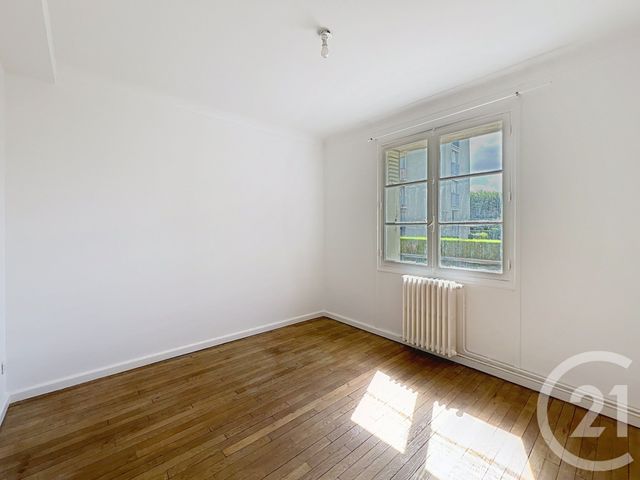 Afficher la photo en grand Appartement F3 à vendre - 3 pièces - 67.3 m2 - MONTEREAU FAULT YONNE - 77 - ILE-DE-FRANCE - Century 21 Martinot Immobilier