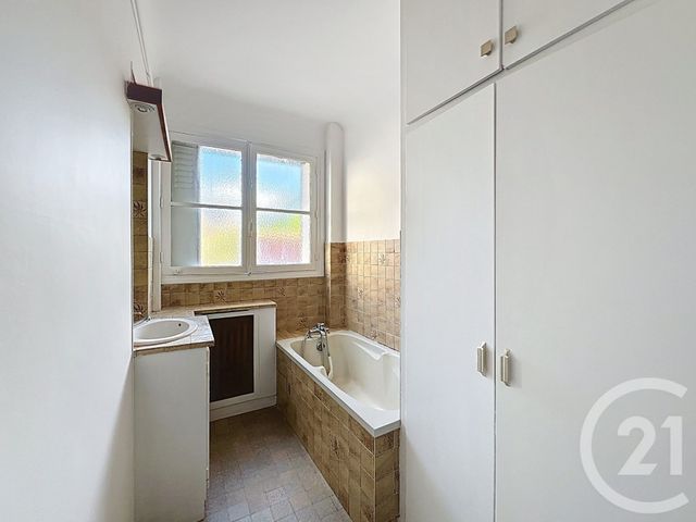 Afficher la photo en grand Appartement F3 à vendre - 3 pièces - 67.3 m2 - MONTEREAU FAULT YONNE - 77 - ILE-DE-FRANCE - Century 21 Martinot Immobilier