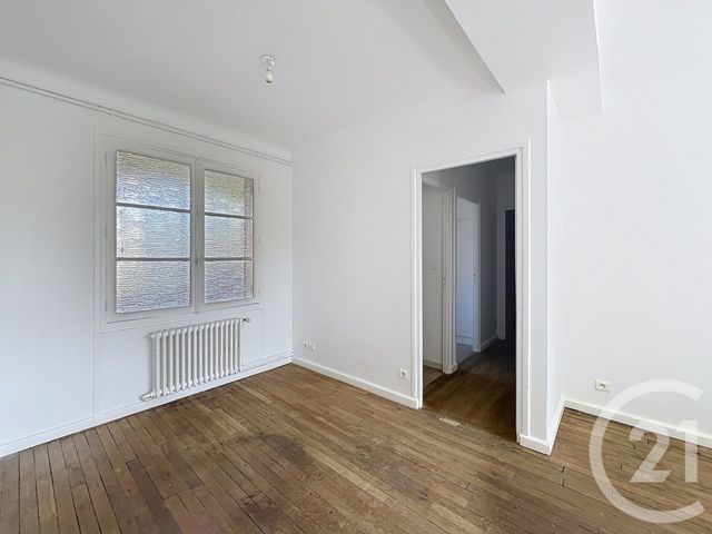 Afficher la photo en grand Appartement F3 à vendre - 3 pièces - 67.3 m2 - MONTEREAU FAULT YONNE - 77 - ILE-DE-FRANCE - Century 21 Martinot Immobilier