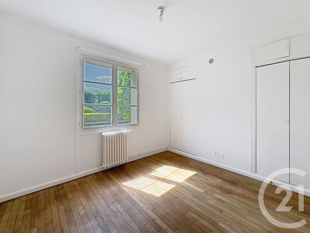 Afficher la photo en grand Appartement F3 à vendre - 3 pièces - 67.3 m2 - MONTEREAU FAULT YONNE - 77 - ILE-DE-FRANCE - Century 21 Martinot Immobilier
