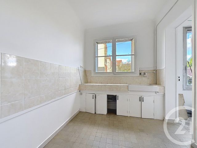 Afficher la photo en grand Appartement F3 à vendre - 3 pièces - 67.3 m2 - MONTEREAU FAULT YONNE - 77 - ILE-DE-FRANCE - Century 21 Martinot Immobilier