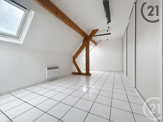 Appartement F3 à vendre - 3 pièces - 84.0 m2 - MONTEREAU FAULT YONNE - 77 - ILE-DE-FRANCE - Century 21 Martinot Immobilier