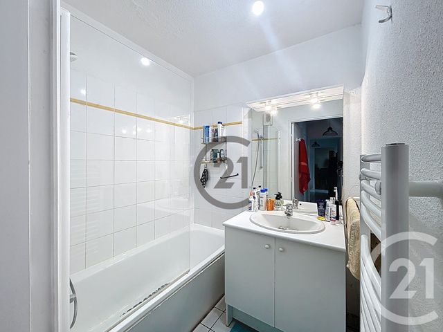 Appartement F3 à vendre - 3 pièces - 64.0 m2 - MONTEREAU FAULT YONNE - 77 - ILE-DE-FRANCE - Century 21 Martinot Immobilier