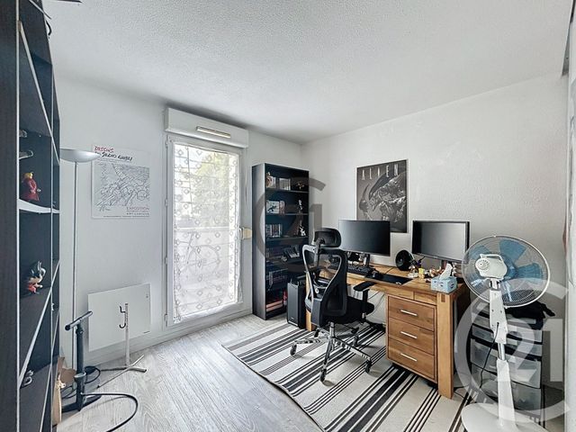 Appartement F3 à vendre - 3 pièces - 64.0 m2 - MONTEREAU FAULT YONNE - 77 - ILE-DE-FRANCE - Century 21 Martinot Immobilier
