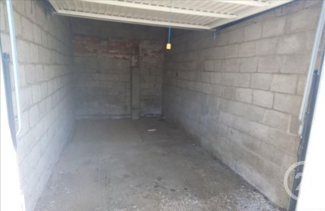 parking à louer - 12.0 m2 - MONTEREAU FAULT YONNE - 77 - ILE-DE-FRANCE - Century 21 Martinot Immobilier