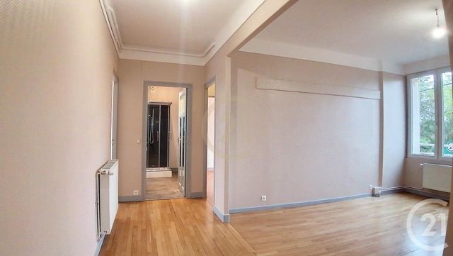 Appartement à louer - 3 pièces - 71.51 m2 - MONTEREAU FAULT YONNE - 77 - ILE-DE-FRANCE - Century 21 Martinot Immobilier