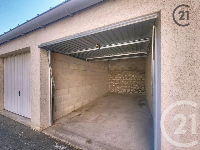 parking à louer - 15.0 m2 - MONTEREAU FAULT YONNE - 77 - ILE-DE-FRANCE - Century 21 Martinot Immobilier
