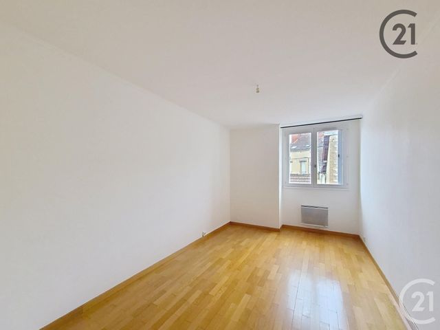 Appartement F4 à louer - 4 pièces - 102.0 m2 - MONTEREAU FAULT YONNE - 77 - ILE-DE-FRANCE - Century 21 Martinot Immobilier