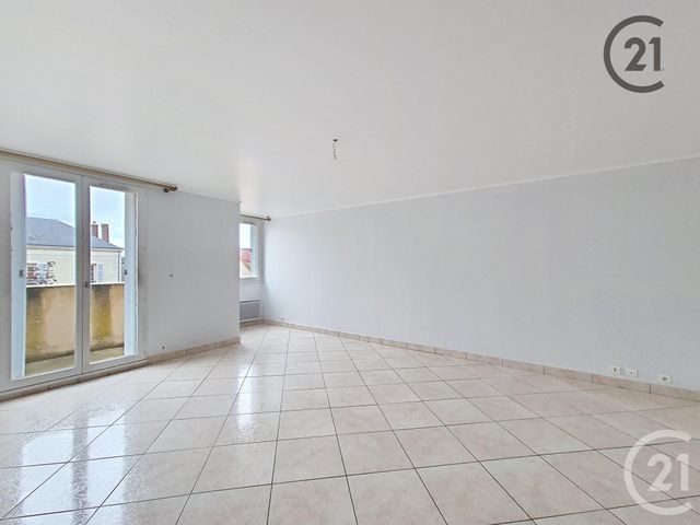 Appartement F4 à louer - 4 pièces - 102.0 m2 - MONTEREAU FAULT YONNE - 77 - ILE-DE-FRANCE - Century 21 Martinot Immobilier