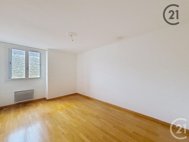 Appartement F4 à louer - 4 pièces - 102.0 m2 - MONTEREAU FAULT YONNE - 77 - ILE-DE-FRANCE - Century 21 Martinot Immobilier