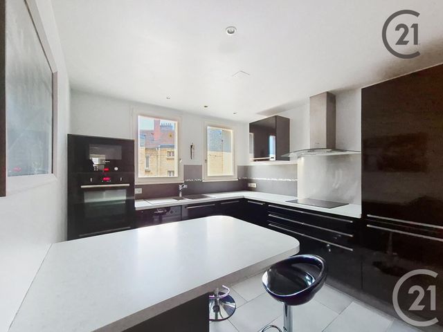 Appartement F4 à louer - 4 pièces - 102.0 m2 - MONTEREAU FAULT YONNE - 77 - ILE-DE-FRANCE - Century 21 Martinot Immobilier