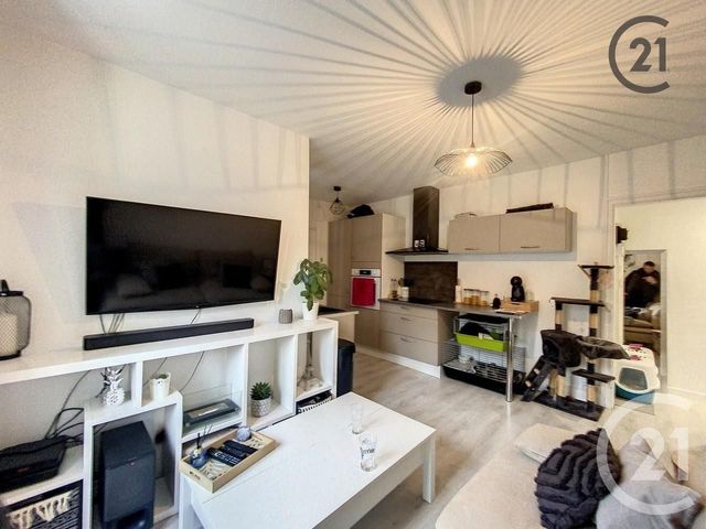 Appartement F1 à louer - 1 pièce - 32.0 m2 - MONTEREAU FAULT YONNE - 77 - ILE-DE-FRANCE - Century 21 Martinot Immobilier