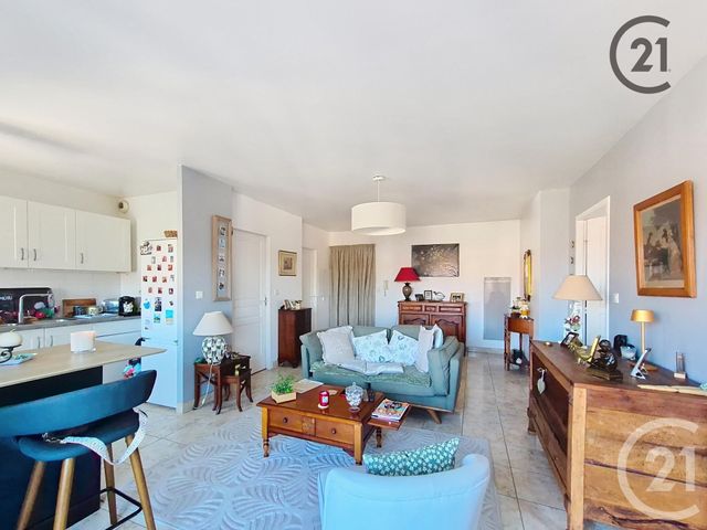 Appartement F1 à louer - 1 pièce - 59.0 m2 - MONTEREAU FAULT YONNE - 77 - ILE-DE-FRANCE - Century 21 Martinot Immobilier
