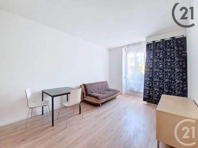 Appartement F1 à louer - 1 pièce - 21.0 m2 - MONTEREAU FAULT YONNE - 77 - ILE-DE-FRANCE - Century 21 Martinot Immobilier
