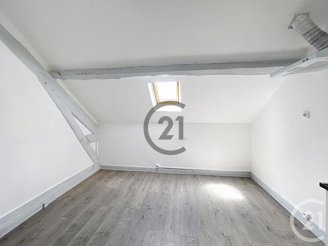 Appartement F1 à louer - 1 pièce - 18.0 m2 - MONTEREAU FAULT YONNE - 77 - ILE-DE-FRANCE - Century 21 Martinot Immobilier