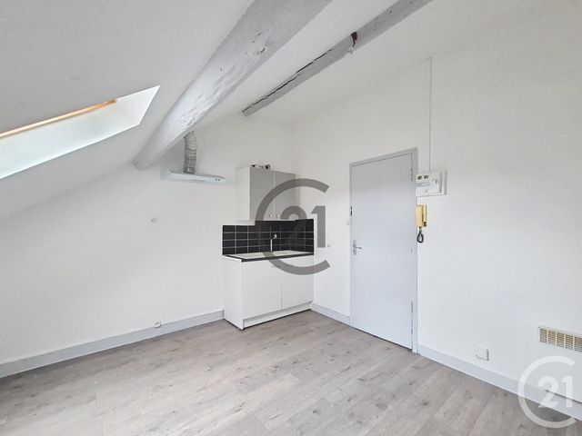 Appartement F1 à louer - 1 pièce - 18.0 m2 - MONTEREAU FAULT YONNE - 77 - ILE-DE-FRANCE - Century 21 Martinot Immobilier
