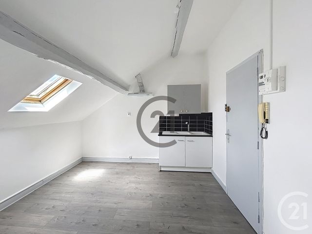 Appartement F1 à louer - 1 pièce - 18.0 m2 - MONTEREAU FAULT YONNE - 77 - ILE-DE-FRANCE - Century 21 Martinot Immobilier