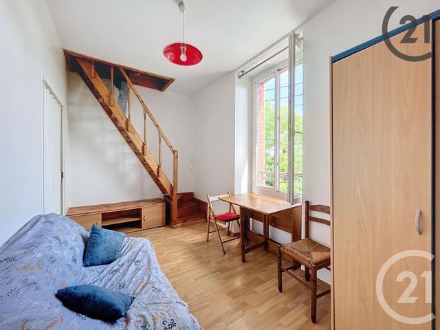 Appartement à louer - 2 pièces - 32.0 m2 - MONTEREAU FAULT YONNE - 77 - ILE-DE-FRANCE - Century 21 Martinot Immobilier