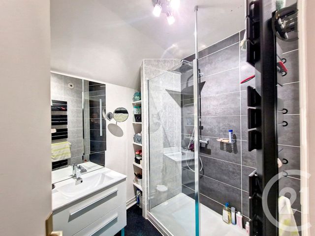 Appartement F3 à vendre - 3 pièces - 65.5 m2 - MONTEREAU FAULT YONNE - 77 - ILE-DE-FRANCE - Century 21 Martinot Immobilier